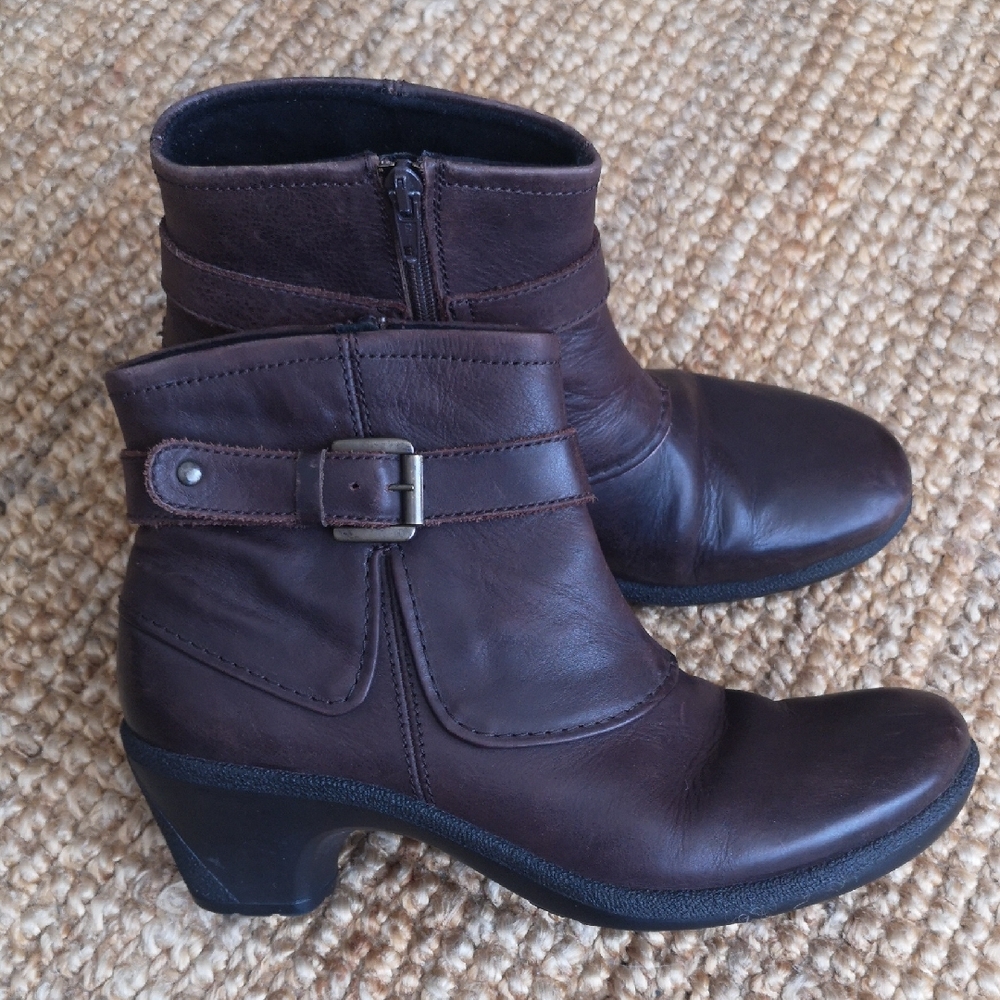 Romika brown leather ankle boots